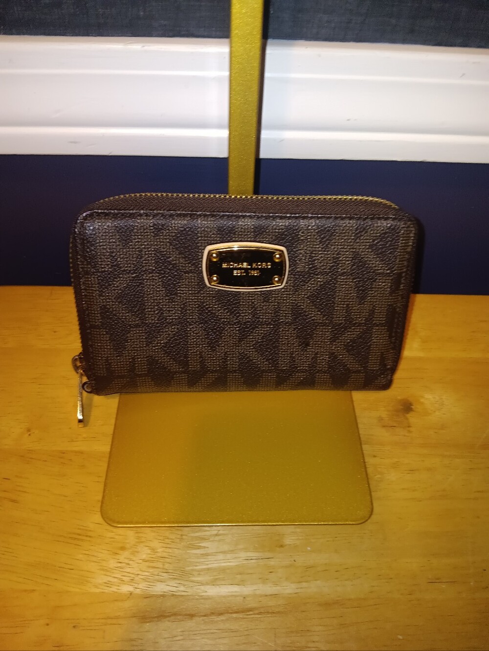 Michael Kors Monogram Zippy Walelt